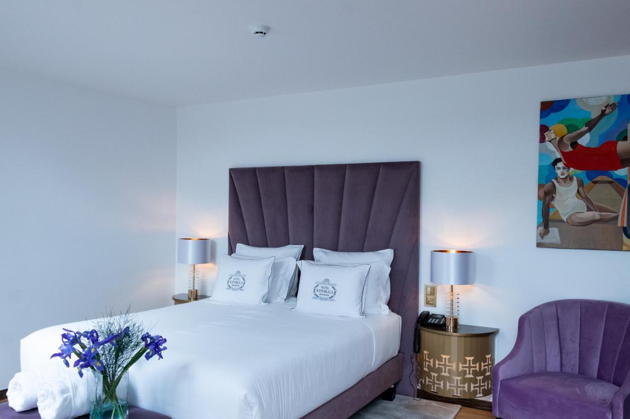 Hotel Republica Boutique Hotel Tomar Extérieur photo A bedroom at the hotel