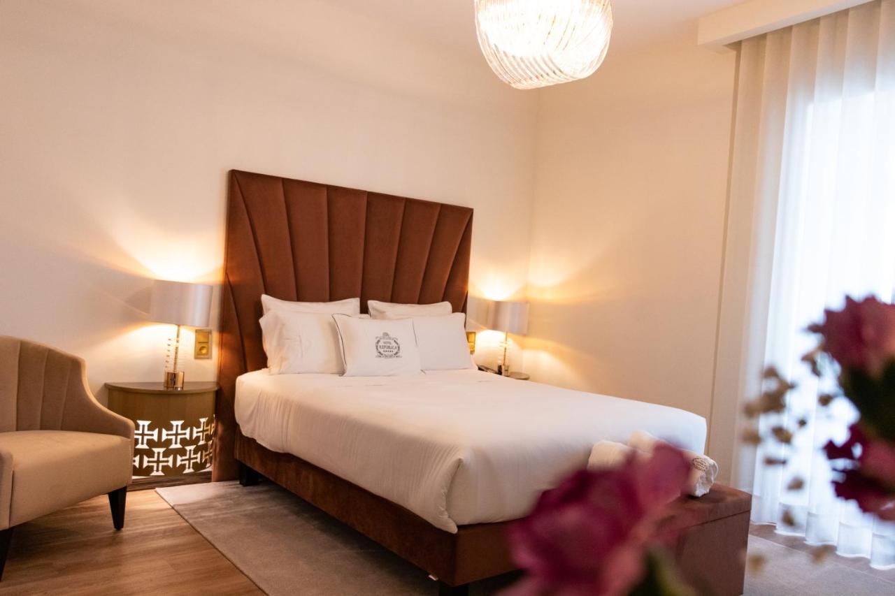 Hotel Republica Boutique Hotel Tomar Extérieur photo A bedroom at the hotel