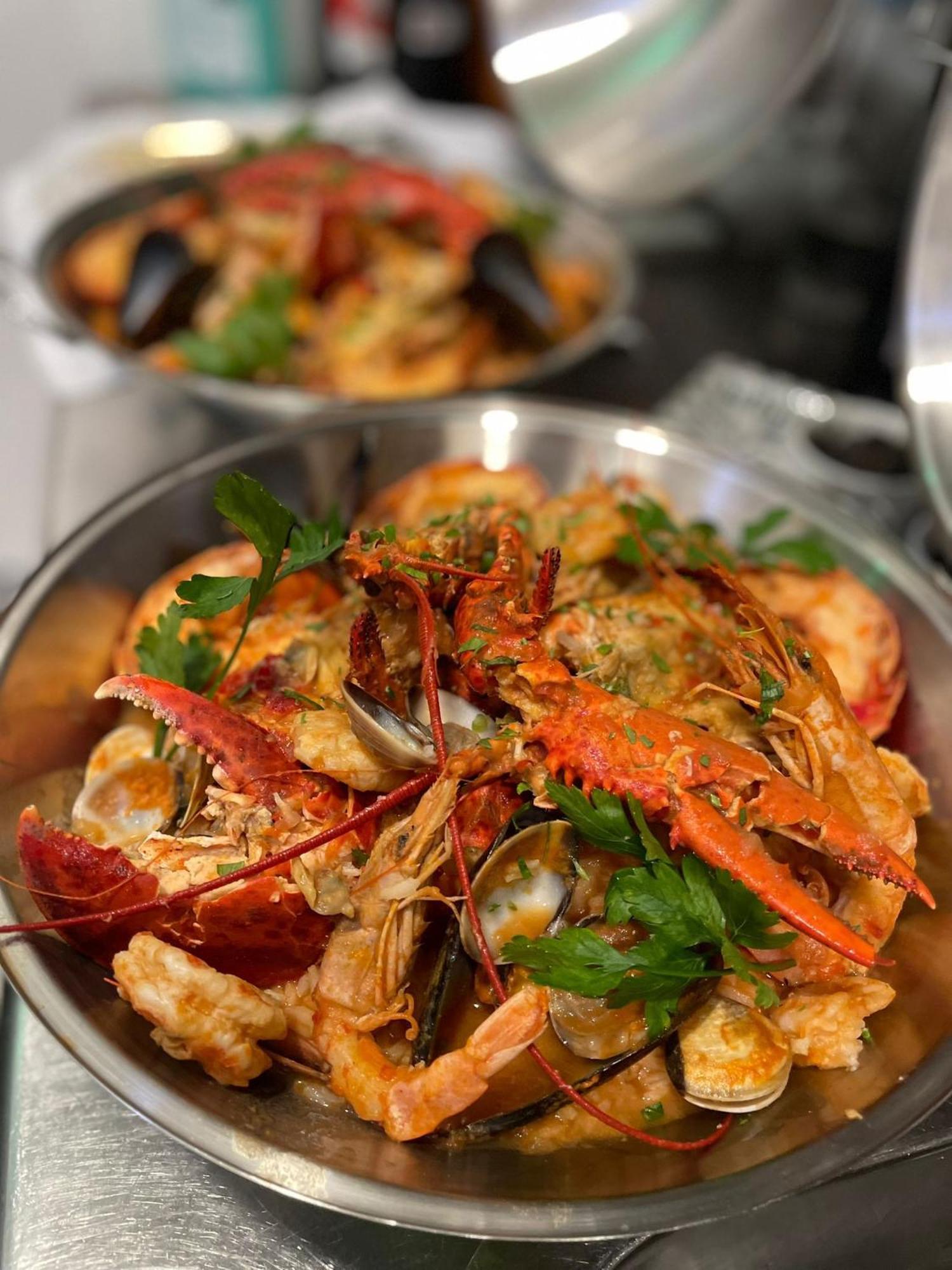 Hotel Republica Boutique Hotel Tomar Extérieur photo A seafood dish