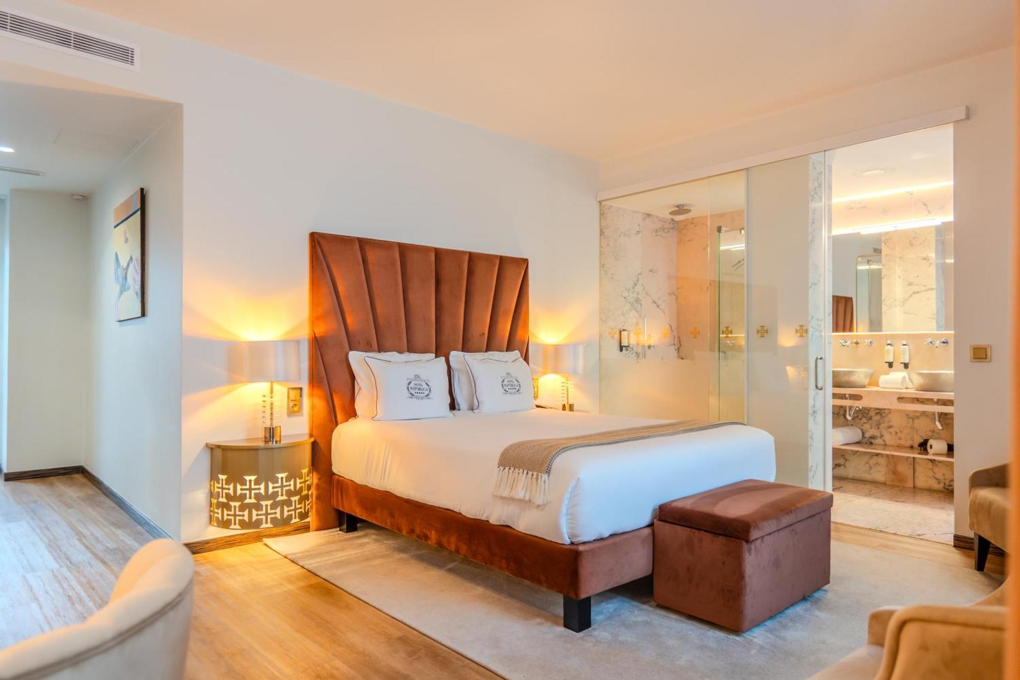 Hotel Republica Boutique Hotel Tomar Extérieur photo A bedroom at the hotel