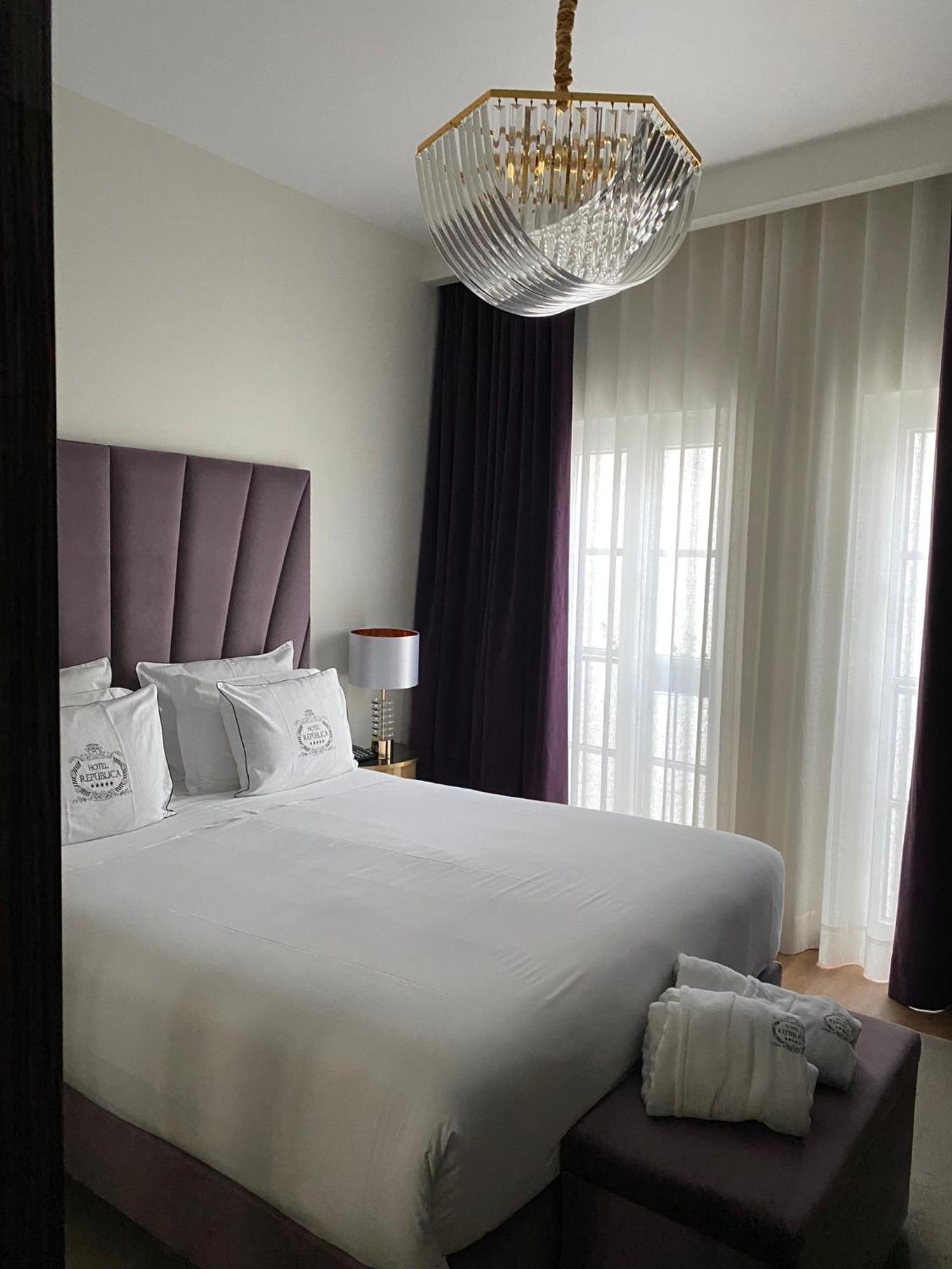 Hotel Republica Boutique Hotel Tomar Extérieur photo A bedroom at the hotel