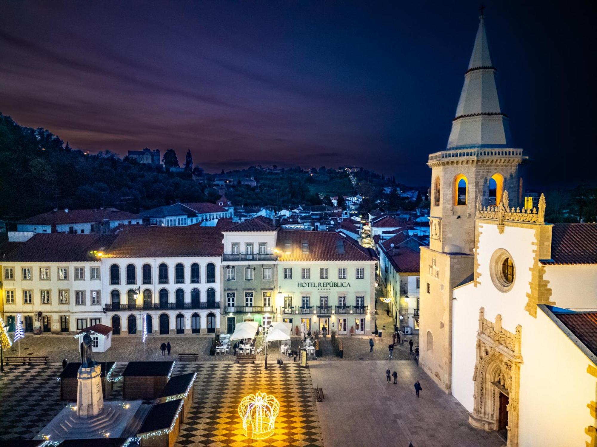 Hotel Republica Boutique Hotel Tomar Extérieur photo The main square of the city